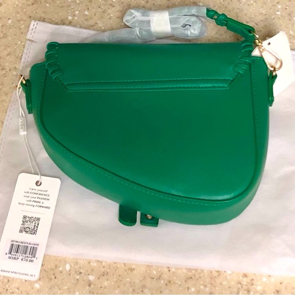VICI UE Kelly green saddle bag. NEW includes 2 different straps SUG RE $70 - Picture 15 of 16